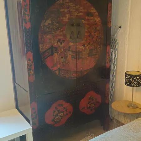 아파트 Independent Master Suite, 18th Century *