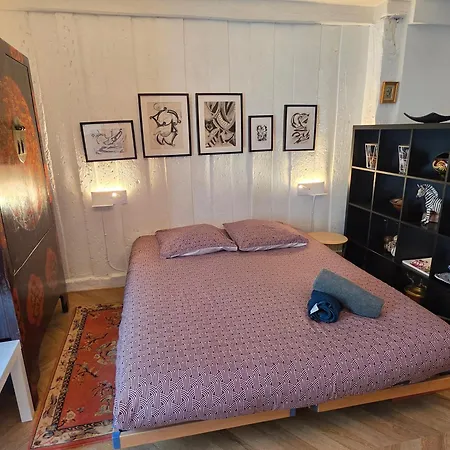 Independent Master Suite, 18th Century 아파트 캉