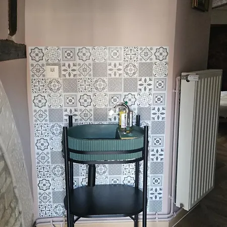 Independent Master Suite, 18th Century *