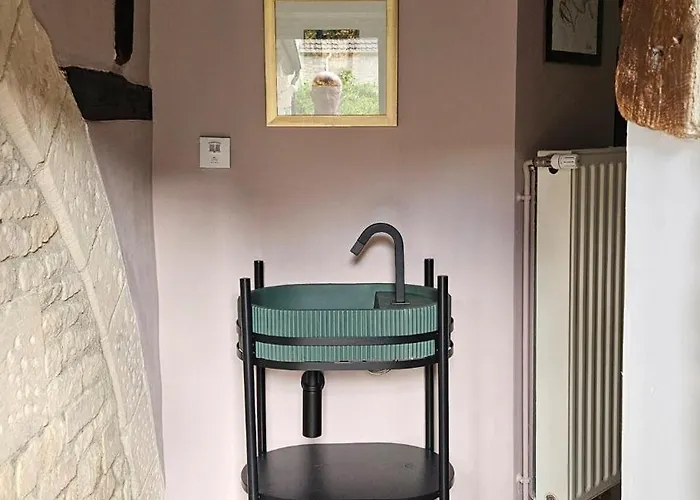 Independent Master Suite, 18th Century