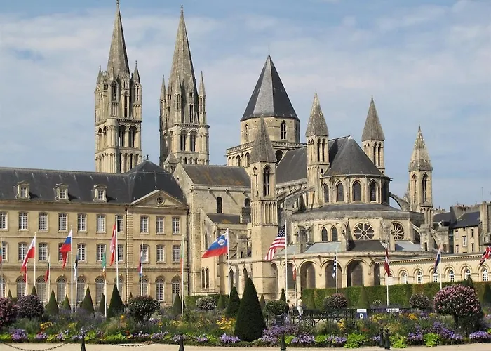 Independent Master Suite, 18th Century アパート カーン