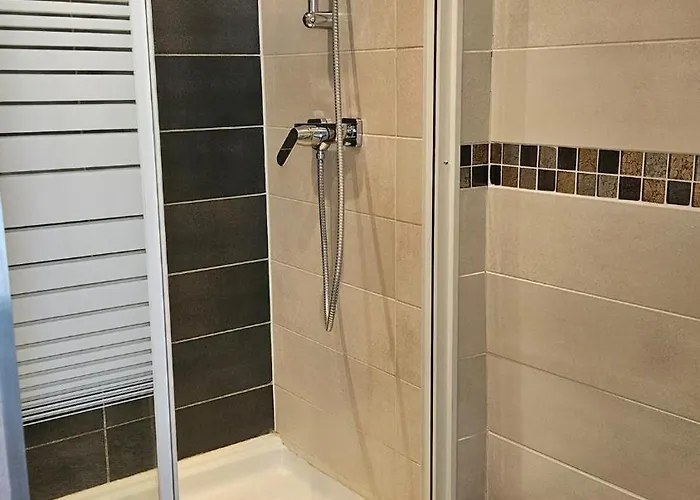 Independent Master Suite, 18th Century * カーン