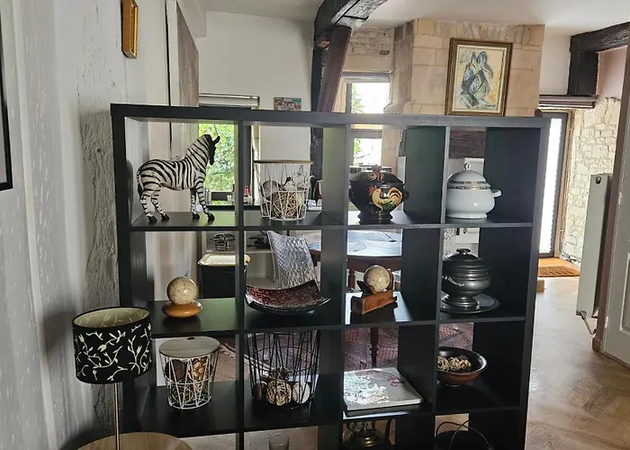 Independent Master Suite, 18th Century アパート カーン